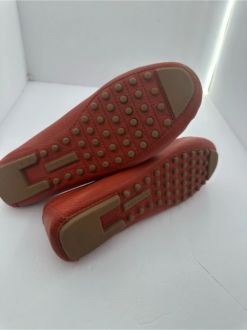 Tory Burch - Rust Orange Size 7 Pebbled Leather Logo Moccasins